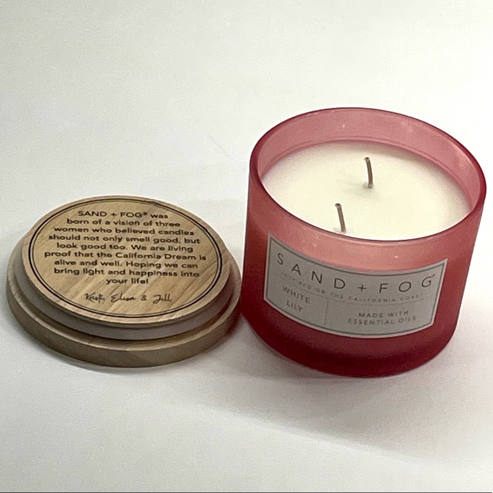 Sand And Fog White Lily Scented California Candle Made With Essential Oils NWT